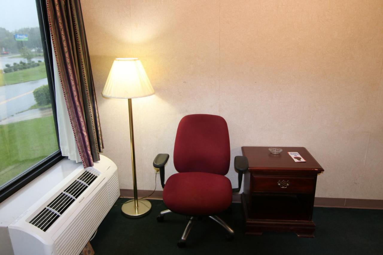 Executive Inn Kershaw Екстериор снимка