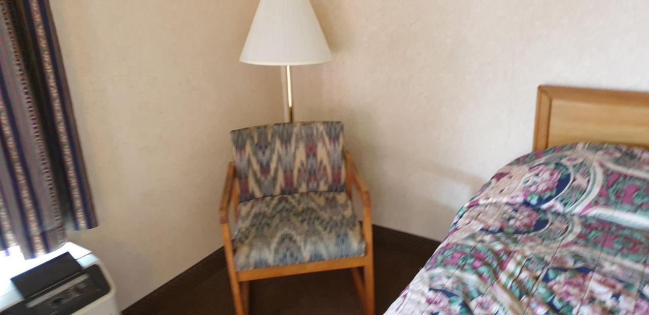 Executive Inn Kershaw Екстериор снимка